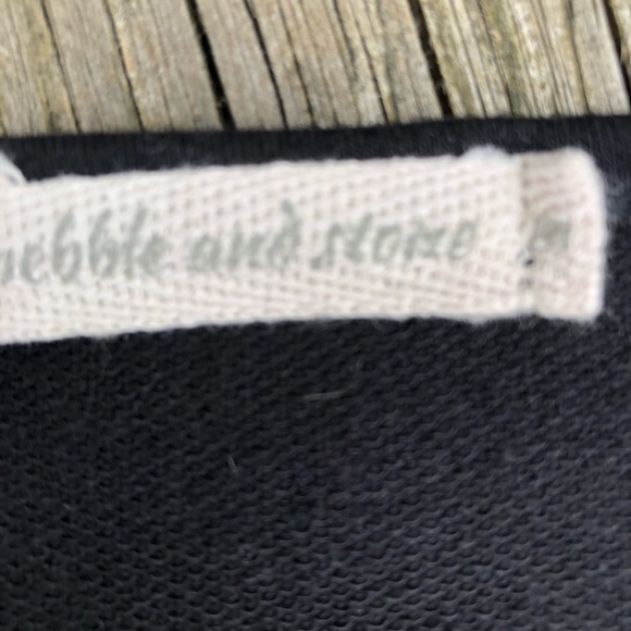 ☀️☀️☀️ 4/$20 Pebble and Stone 3/4 sleeve tunic with flutter hem - Picture 4 of 5